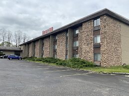 Voyageur Inn and Conference Center