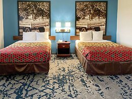Rodeway Inn near I-35 Lamoni
