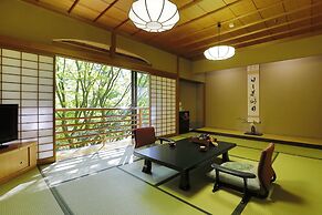 Tsubaki