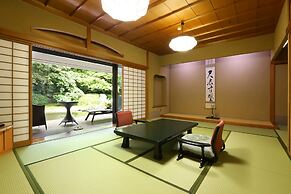 Tsubaki