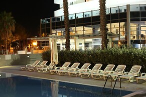 Sea Lion Hotel