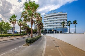 Sea Lion Hotel