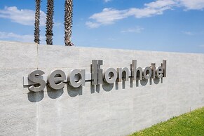 Sea Lion Hotel