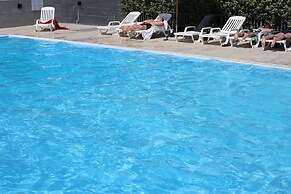 Sea Lion Hotel