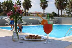 Sea Lion Hotel
