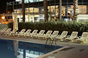Sea Lion Hotel