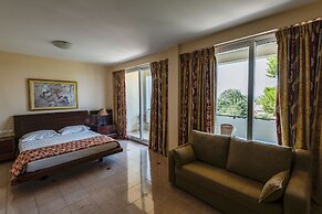 Dolphin Resort Hotel & Conference