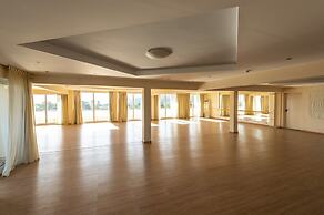 Dolphin Resort Hotel & Conference