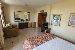 Dolphin Resort Hotel & Conference