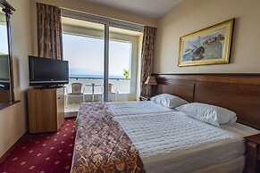 Dolphin Resort Hotel & Conference