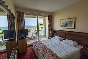 Dolphin Resort Hotel & Conference