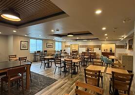 Best Western Plus 1000 Islands Hotel & Suites