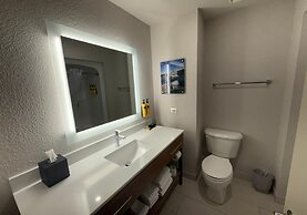 Best Western Plus 1000 Islands Hotel & Suites
