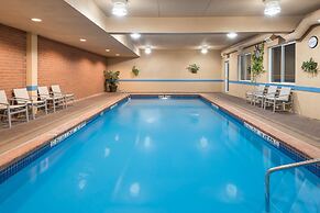 Holiday Inn Express Hotel & Suites Gananoque by IHG