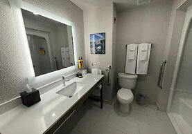 Best Western Plus 1000 Islands Hotel & Suites