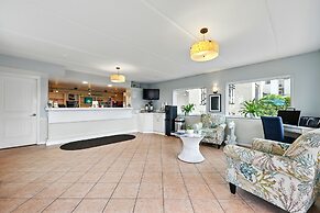 Beacher's Lodge Oceanfront Suites