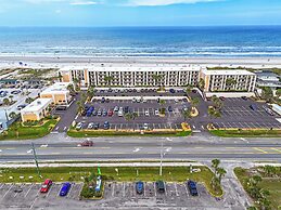 Beacher's Lodge Oceanfront Suites