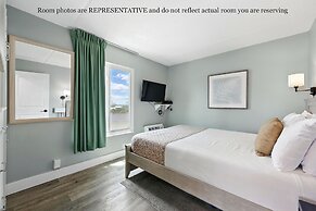 Beacher's Lodge Oceanfront Suites