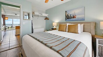 Beacher's Lodge Oceanfront Suites