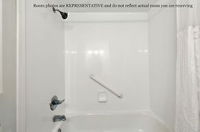 Beacher's Lodge Oceanfront Suites