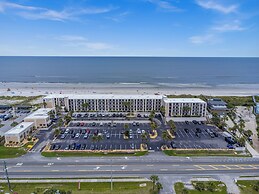 Beacher's Lodge Oceanfront Suites