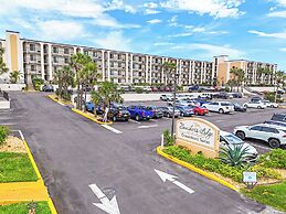 Beacher's Lodge Oceanfront Suites