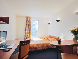 Aparthotel Adagio Access La Défense Léonard de Vinci