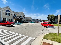 Court Plaza Inn & Suites