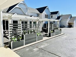 Court Plaza Inn & Suites