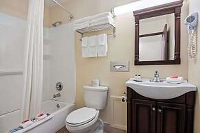 Econo Lodge Manistee