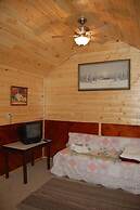 The Elms Waterfront Cottages