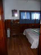 The Elms Waterfront Cottages