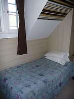 The Elms Waterfront Cottages