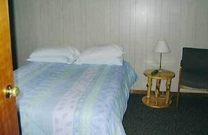 The Elms Waterfront Cottages