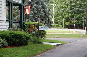 The Elms Waterfront Cottages