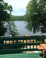 The Elms Waterfront Cottages