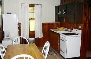 The Elms Waterfront Cottages