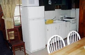 The Elms Waterfront Cottages