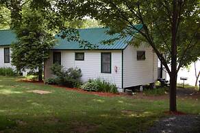 The Elms Waterfront Cottages