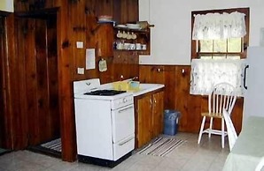 The Elms Waterfront Cottages