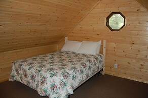 The Elms Waterfront Cottages