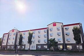 Park Hill Inn & Suites