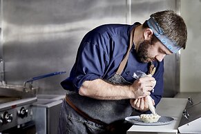 Cumberland House Knoxville, Tapestry Collection by Hilton