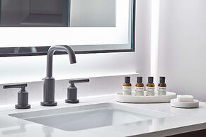 Cumberland House Knoxville, Tapestry Collection by Hilton