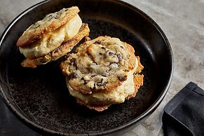 Cumberland House Knoxville, Tapestry Collection by Hilton