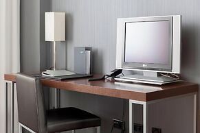 AC Hotel by Marriott Madrid Airport