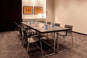 AC Hotel by Marriott Madrid Airport