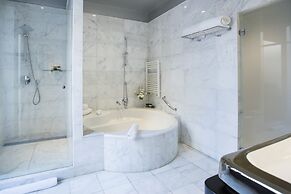 Hospes Palacio de los Patos, a Member of Design Hotels