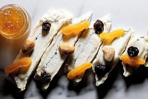 Hospes Palacio de los Patos, a Member of Design Hotels