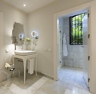 Hospes Palacio de los Patos, a Member of Design Hotels